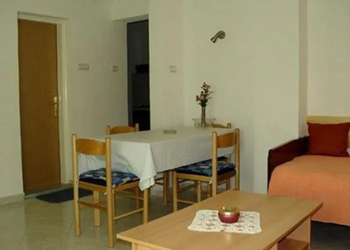 Apartament Mladen *